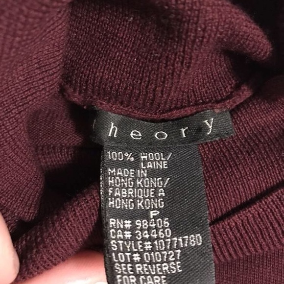 Theory maroon turtleneck - size small - Picture 1 of 3